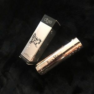 Ciaté London Dewy stick highlighter in GLOW